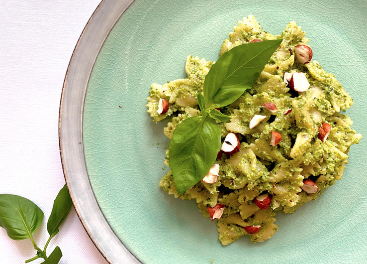 BROCCOLI HAZELNUT PESTO VEGAN PASTA